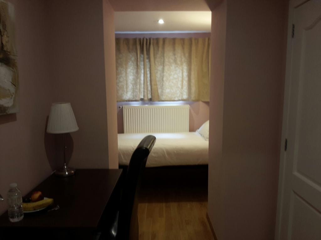 Eu Guesthouse Bruxelas Quarto foto